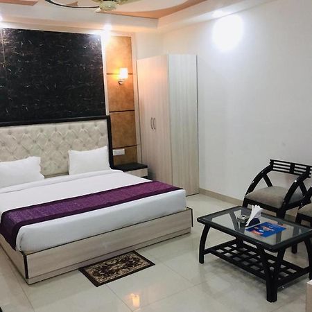The Magnum Bed & Breakfast Yeni Delhi Dış mekan fotoğraf